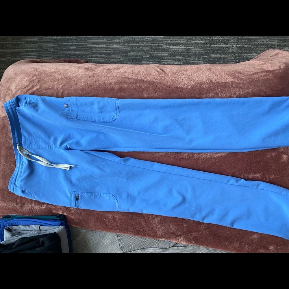 Ceil blue figs yola scrubs